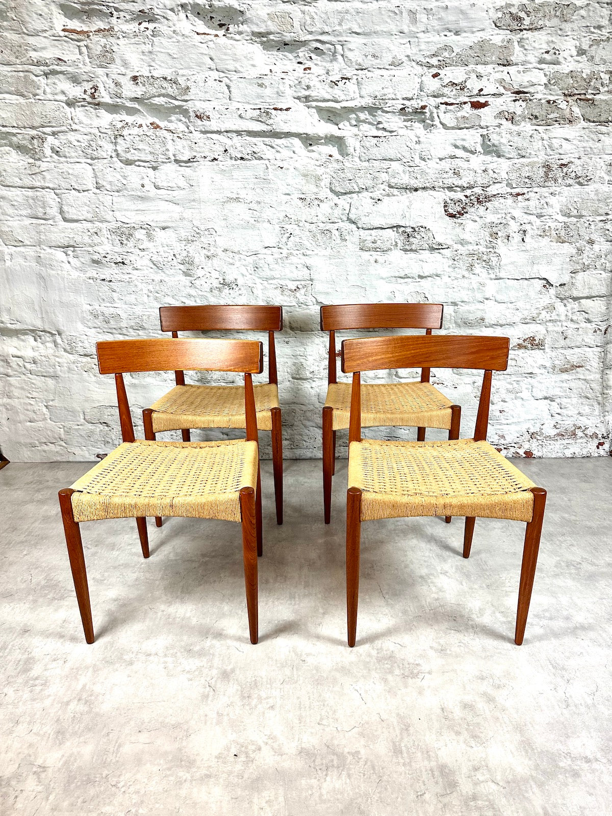 Dining Chair MK 200 Arne Hovmand-Olsen Mogens Kold Erlach Depot for Artefacts