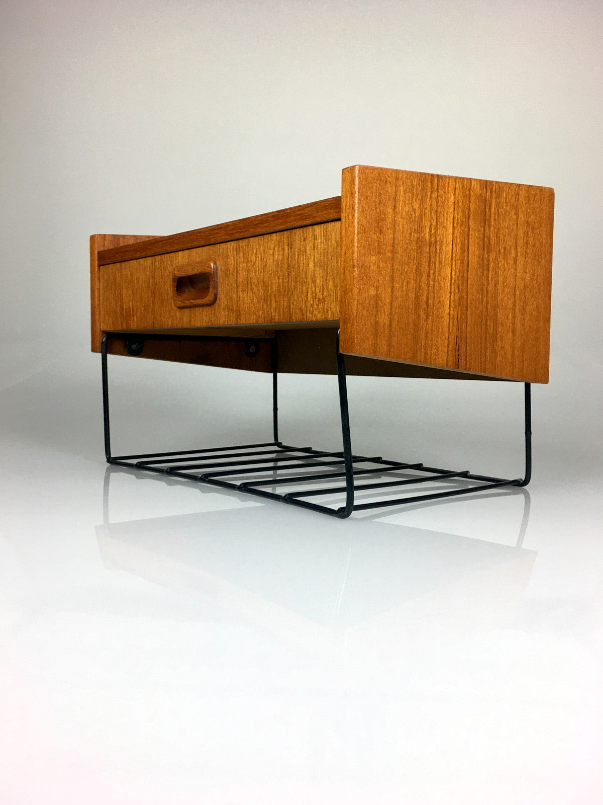 Mid Century String Regal mit Schublade von Nisse & Kajsa Strinning Erlach Depot for Artefacts